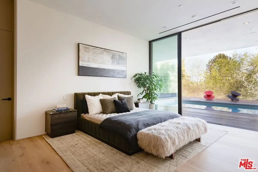 3748 Berry Drive, Los Angeles, California, United States. - Photo 10