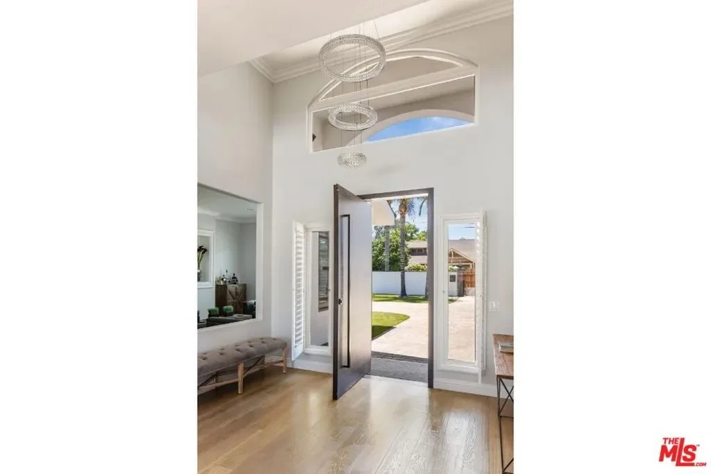 22623 Califa Street, Los Angeles, California, United States. - Photo 5