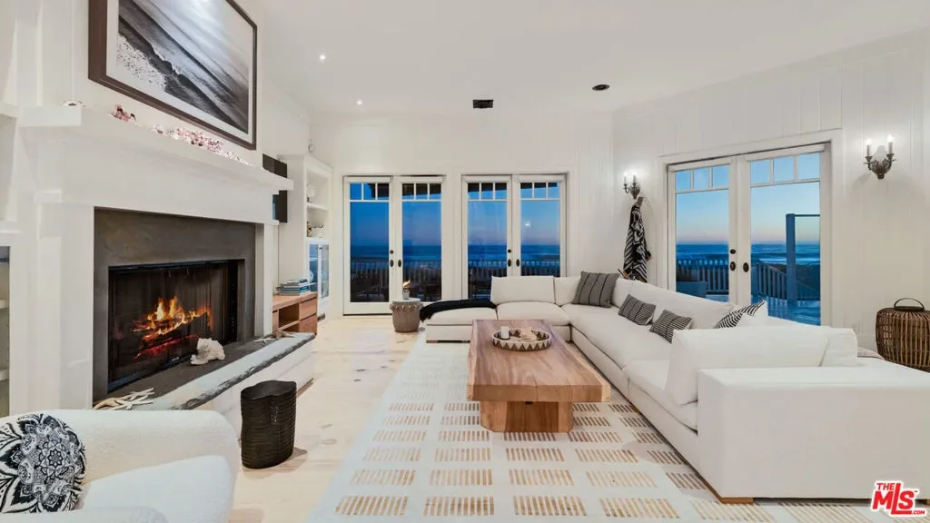 30718 Pacific Coast Highway, Malibu, California, United States. - Photo 45