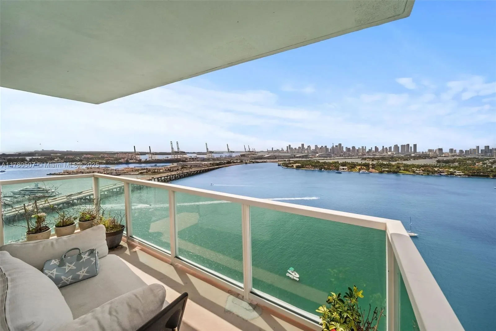 650 West Ave 2511, Miami Beach, Florida, United States. - Photo 7