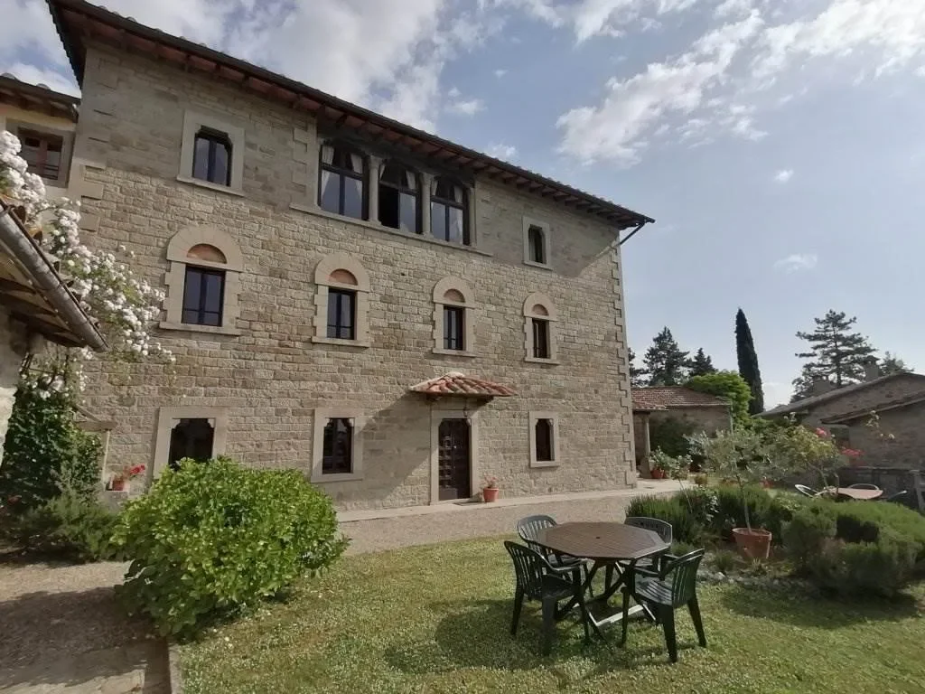 Exterior photo 3