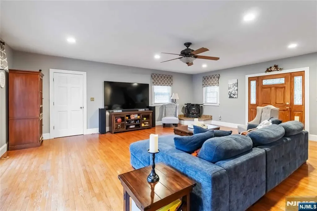 1432 Macopin Road, West Milford, NJ 07480, West Milford, New Jersey, United States. - Photo 8