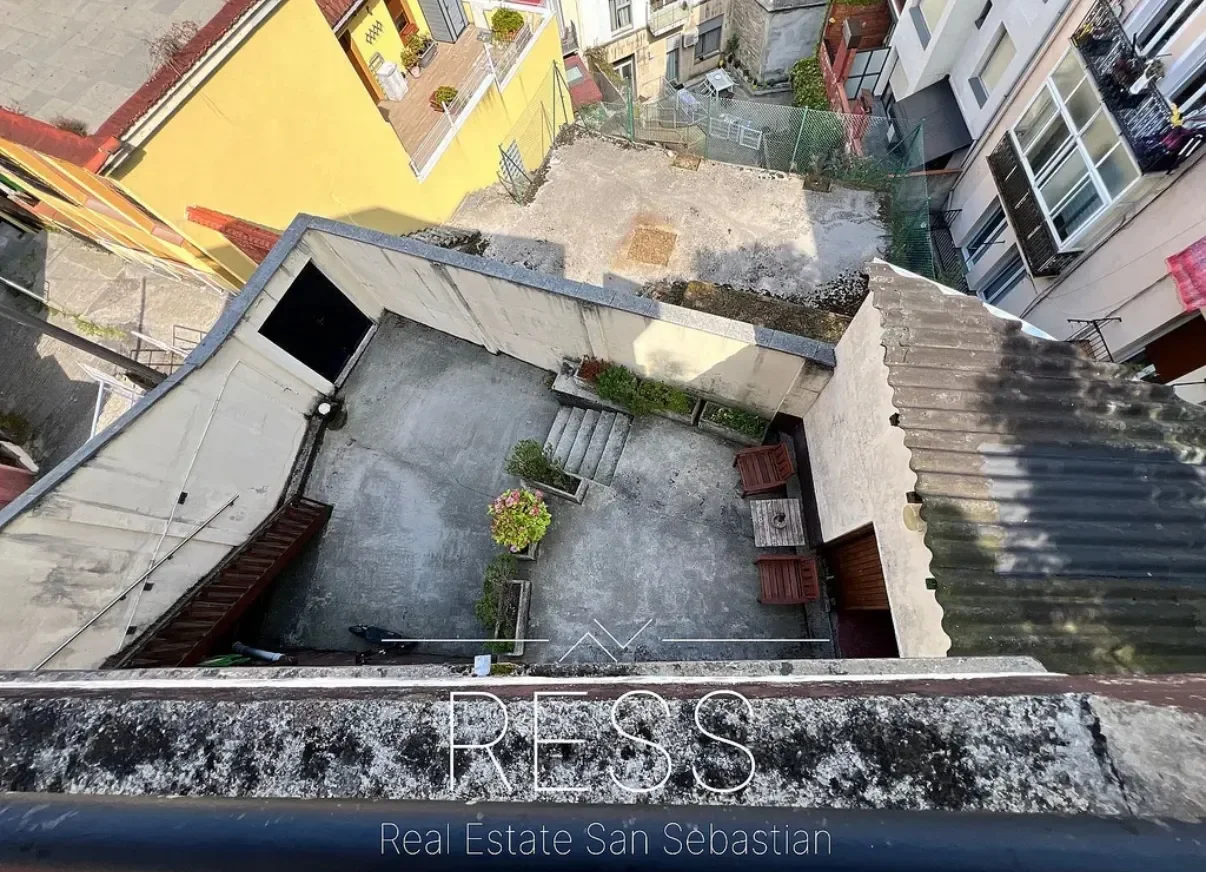 Exterior photo 10