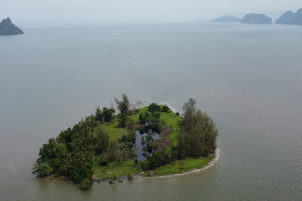 Krabi,, Sai Khao, Krabi, Thailand. - Photo 9