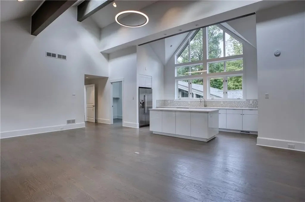 2883 W Roxboro Road NE, Atlanta, Georgia, United States. - Photo 41