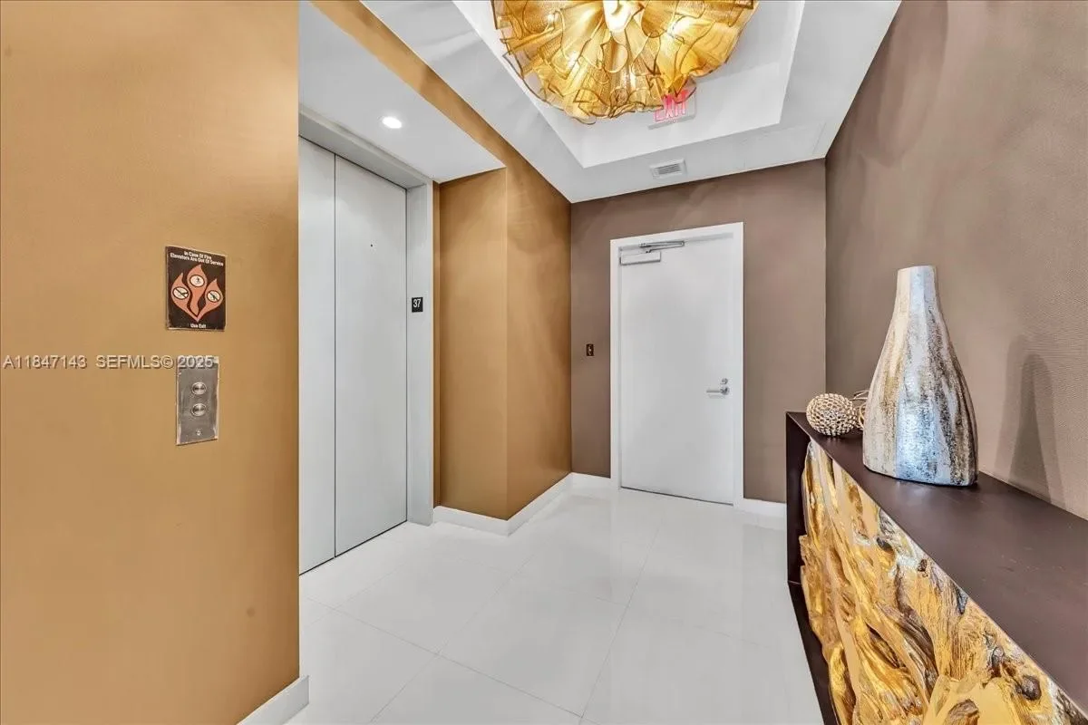 851 NE 1st Ave #3711, Miami, FL 33132, Miami, Florida, United States. - Photo 22