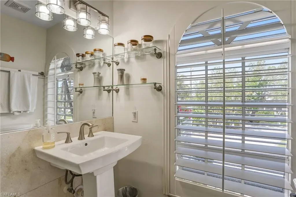 Gallery photo 10