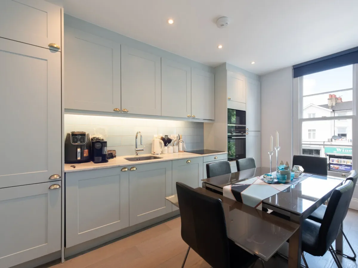 Goldhawk Road, London, W12, London, England, United Kingdom. - Photo 2