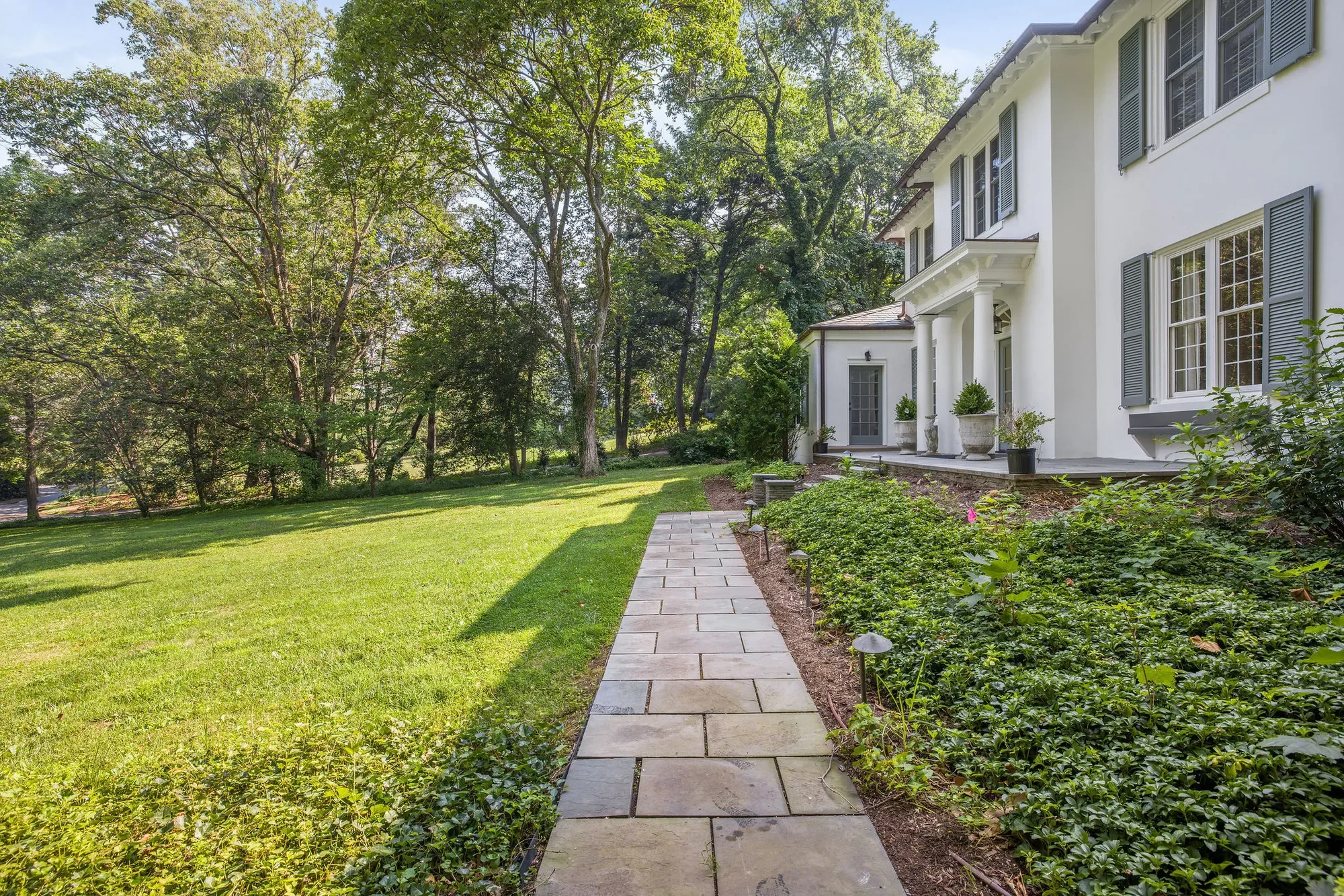 1204 Blue Ridge Rd, Charlottesville, VA 22903, Charlottesville, Virginia, United States. - Photo 3