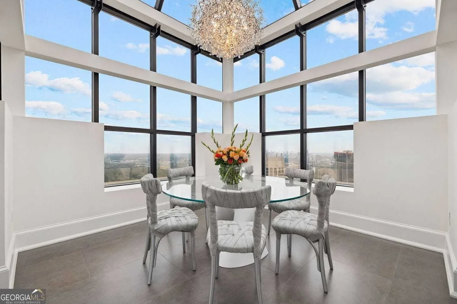 2828 Peachtree Road NW, Atlanta, Georgia, United States. - Photo 4
