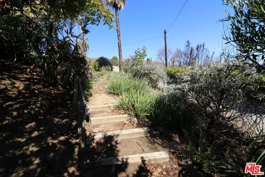20776 Big Rock Drive, Malibu, California, United States. - Photo 46