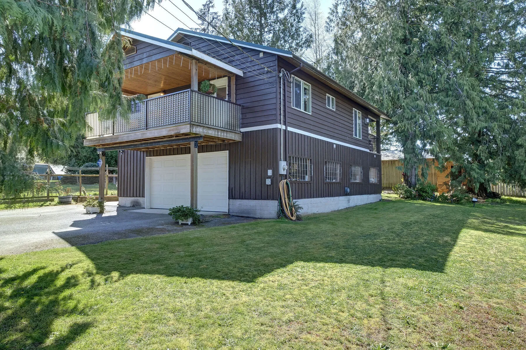 Exterior photo 2
