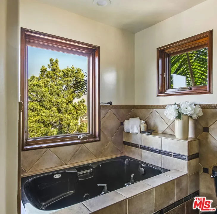 2125 Kew Drive, Los Angeles, California, United States. - Photo 33