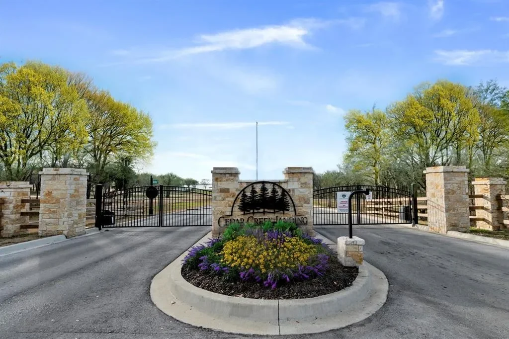 313 Cedar Creek Landing Lane, Mabank, Texas, United States. - Photo 34