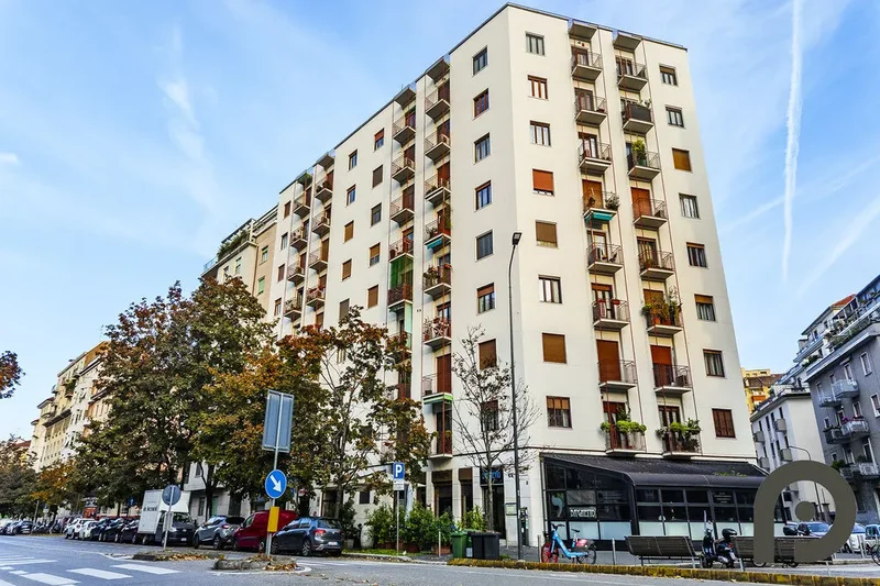 Via Sardegna, Milan, Lombardy, Italy. - Photo 14