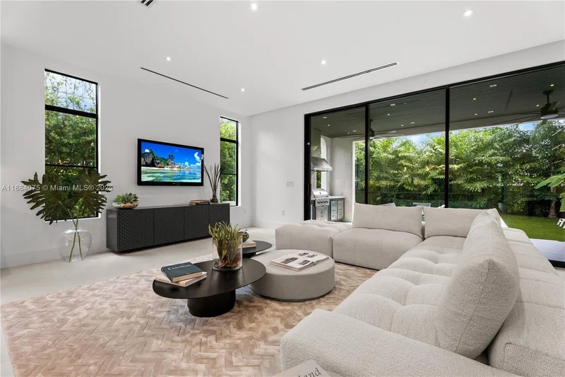 7001 SW 71st Ave, Miami, Florida, United States. - Photo 26