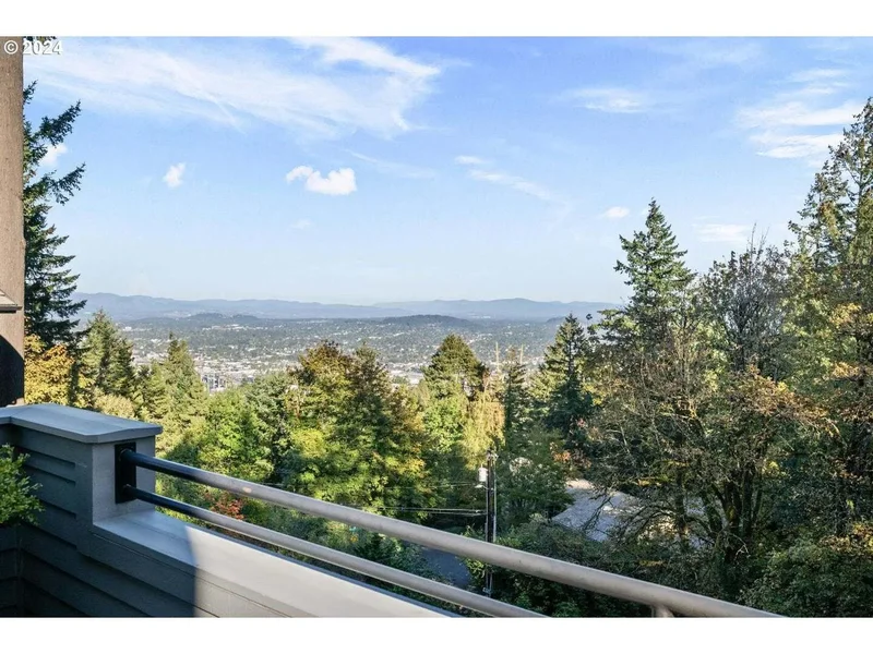 3534 SW Gale Ave, Portland, OR 97239, Portland, Oregon, United States. - Photo 41
