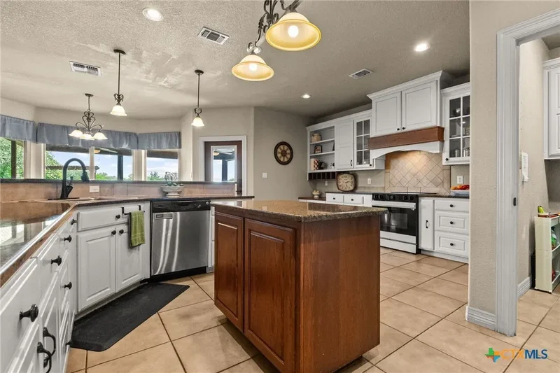 330 Ferryboat Lane, New Braunfels, Texas, United States. - Photo 15