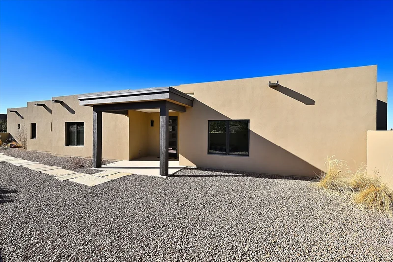 11 Via De Las Yeguas, Santa Fe, NM 87506, Santa Fe, New Mexico, United States. - Photo 12