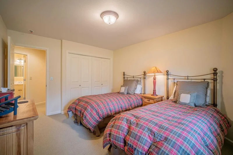 58156 Titleist Lane , Sunriver, OR 97707, Sunriver, Oregon, United States. - Photo 35