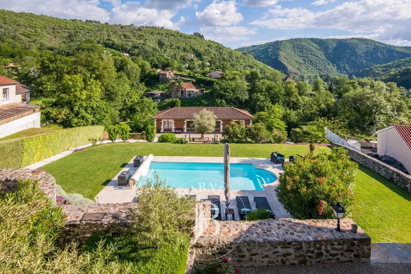 LOT VALLEY - 15th-CENTURY CASTLE