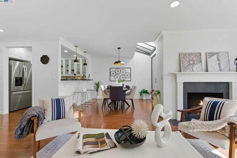 156 Lombard St, San Francisco, California, United States. - Photo 17