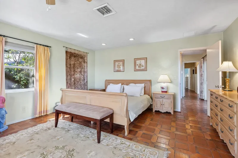 1049 N Casey Key Road, Osprey, FL 34229, Osprey, Florida, United States. - Photo 22