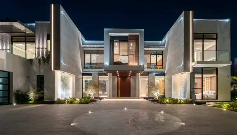 Signature Mansion in Luxurious Gated Community