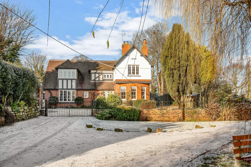 4 bedroom Detached House for sale in Tamworth