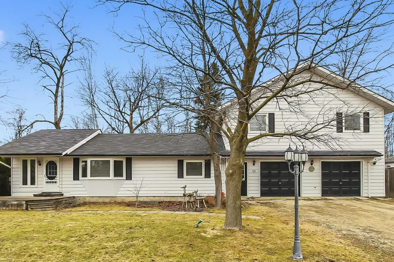 13 Belcher St, Collingwood, ON L9Y 3Z1, Collingwood, Ontario, Canada. - Photo 4