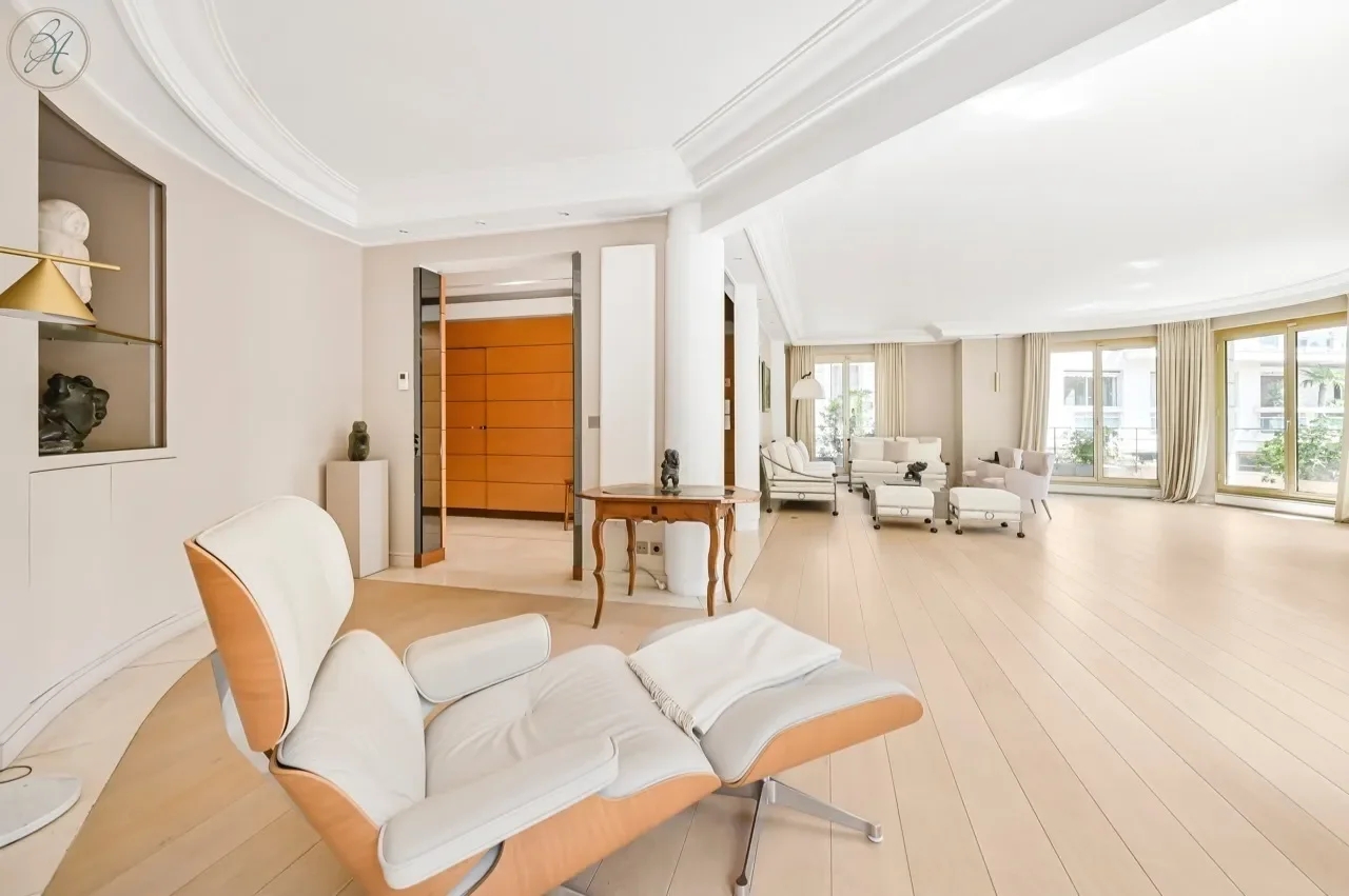 Paris, Île-de-France, France. - Photo 25