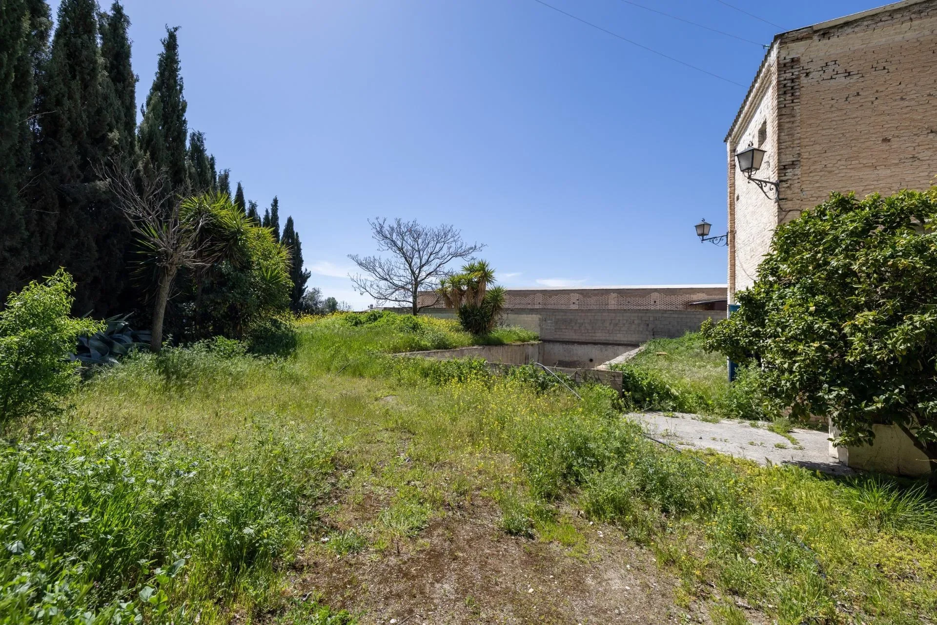 Exterior photo 7