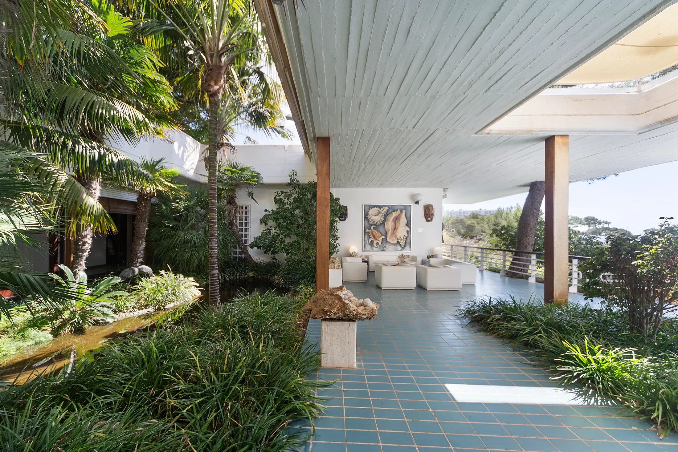 Exterior photo 7