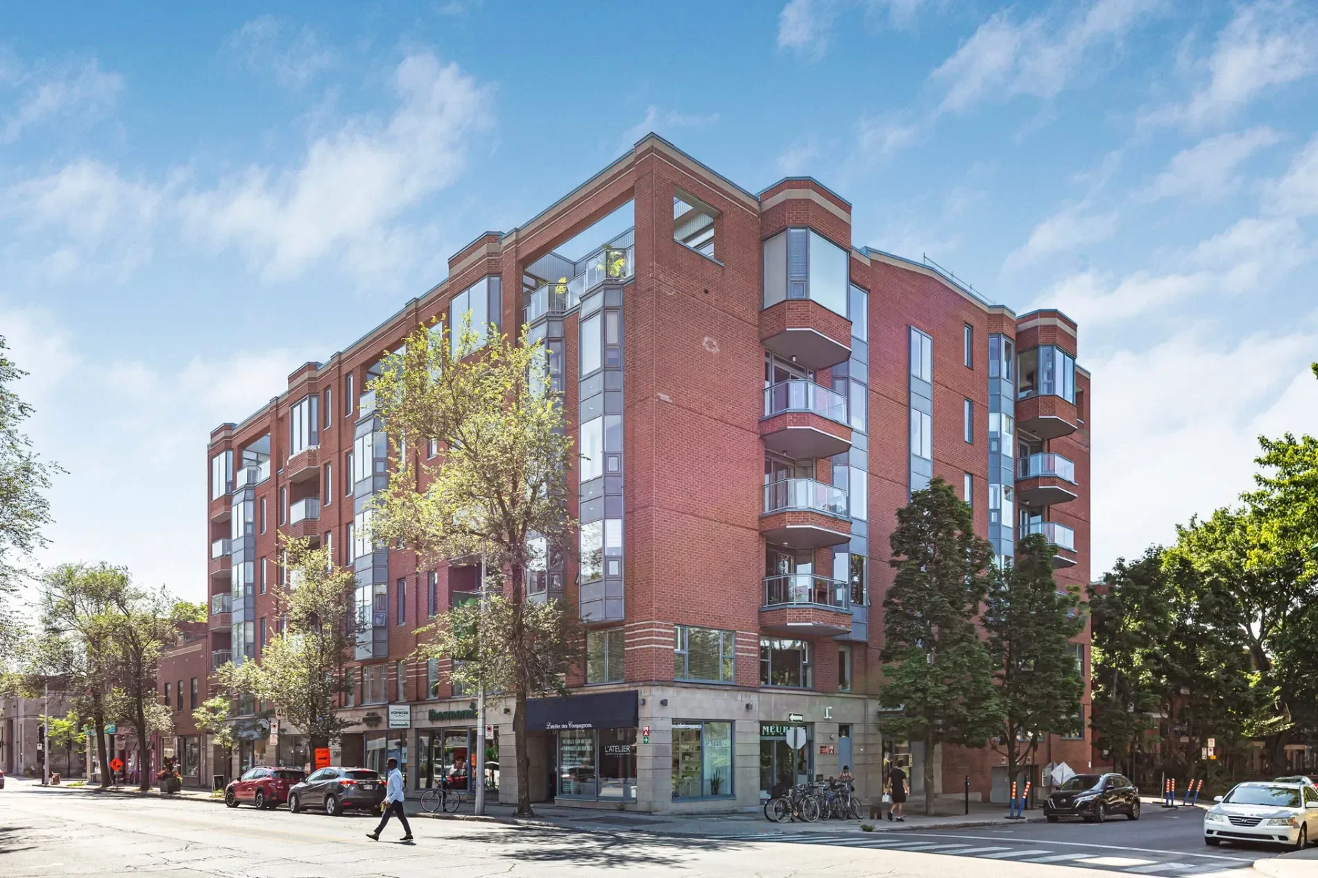 Exterior photo 5