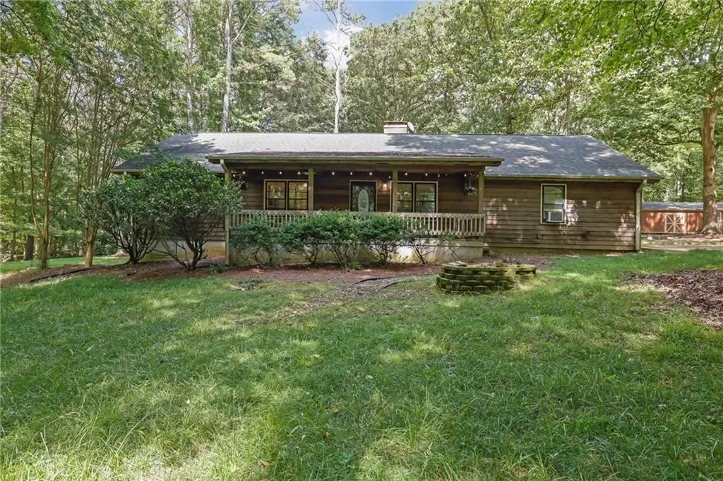 Exterior photo 4