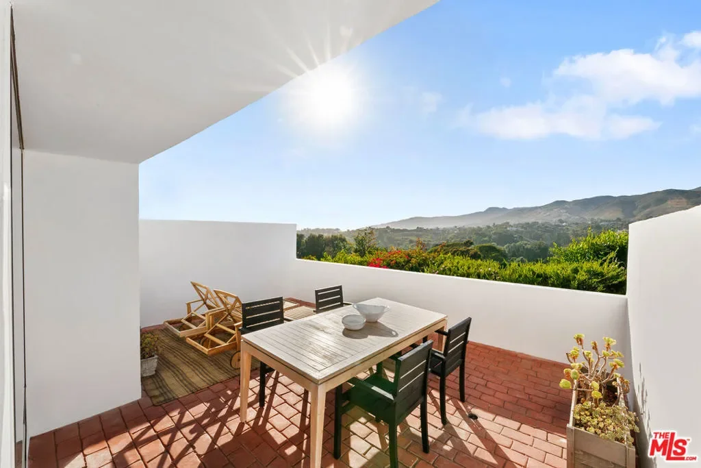 29221 Heathercliff Road 13, Malibu, California, United States. - Photo 2