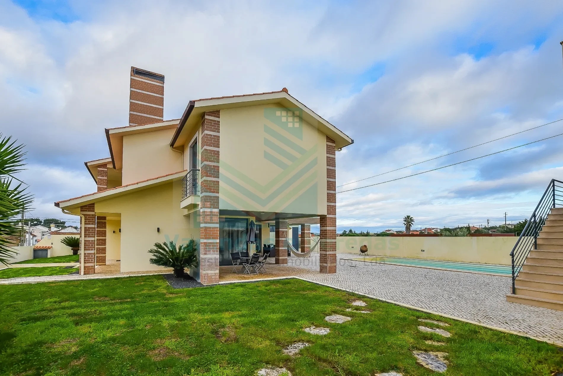 Exterior photo 10