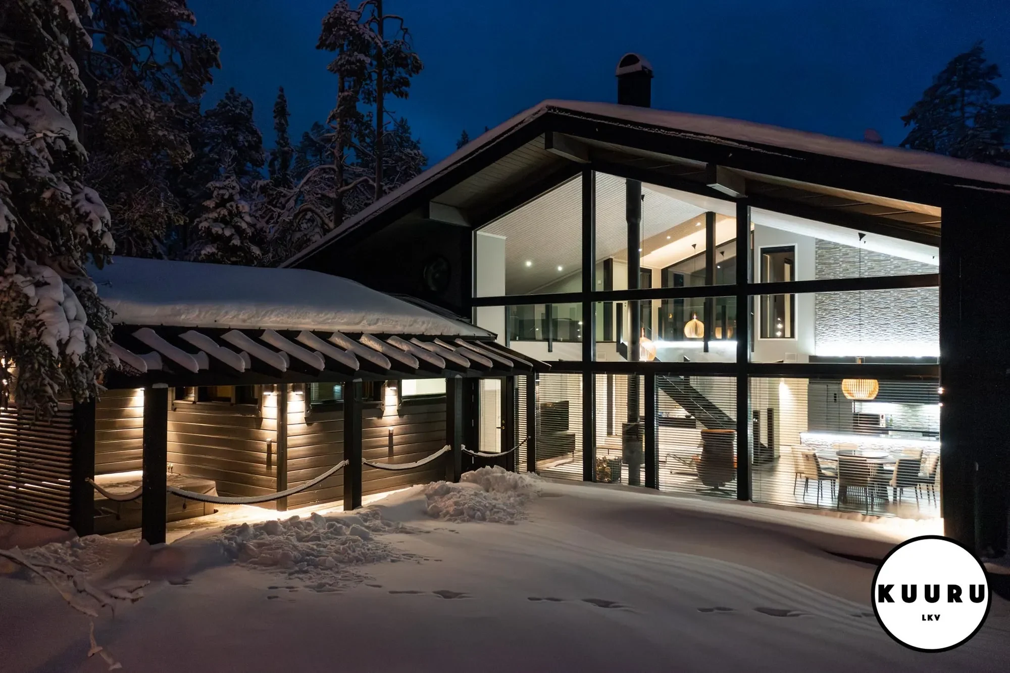 Exterior photo 8