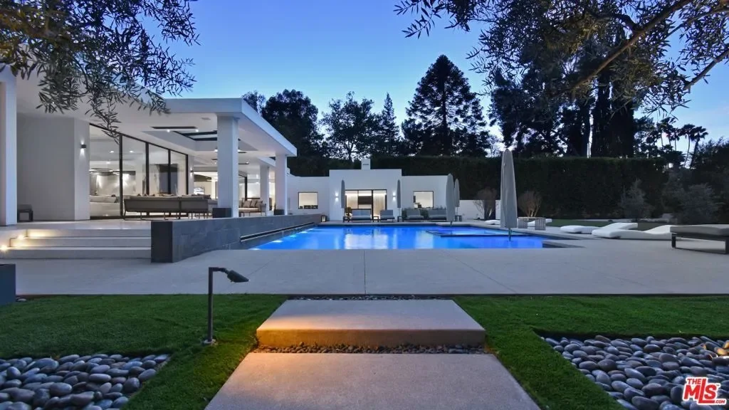 16032 VALLEY VISTA Boulevard, Los Angeles, California, United States. - Photo 11
