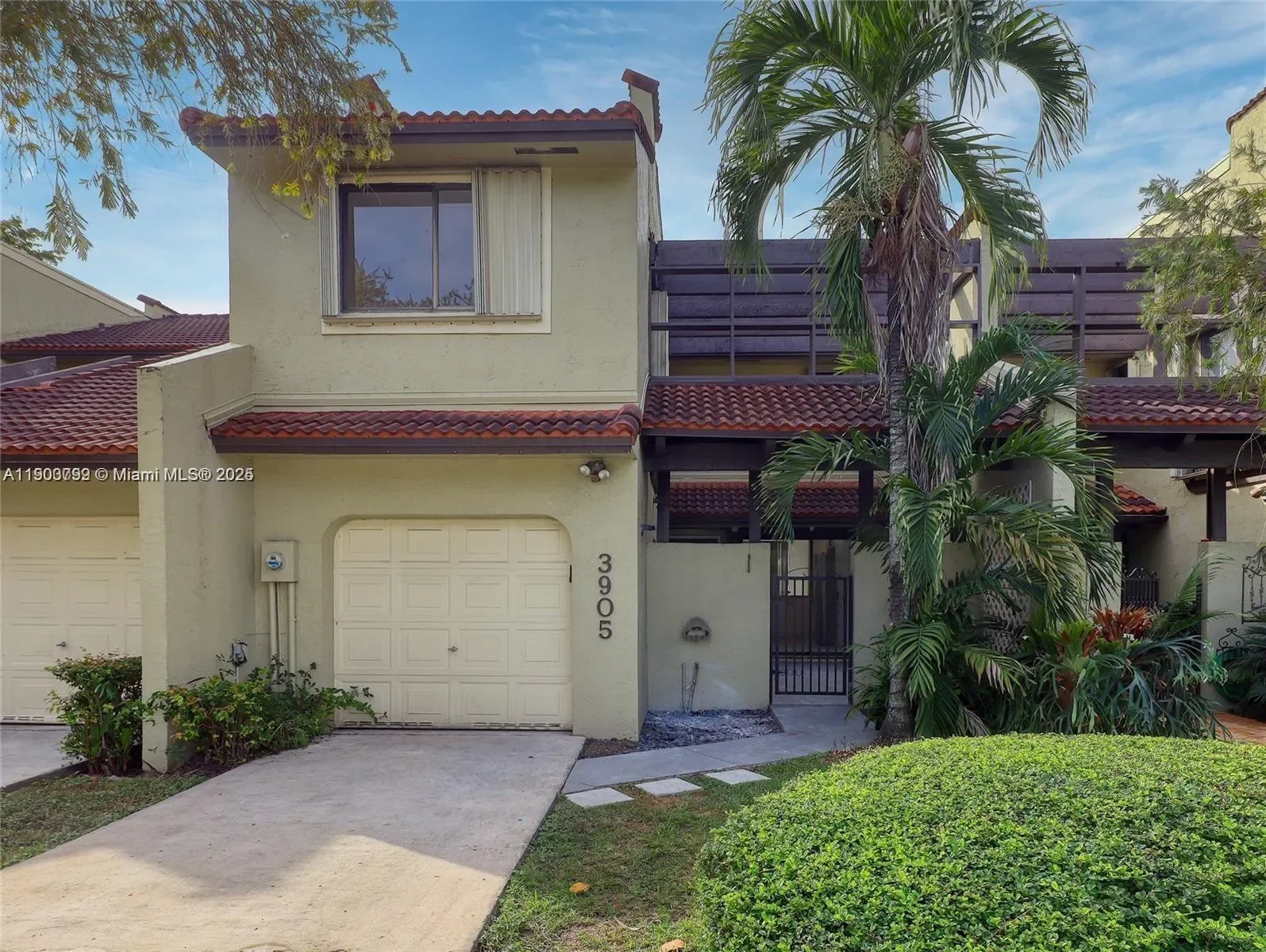 3905 Adra Ave, Doral, Florida, United States. - Photo 5
