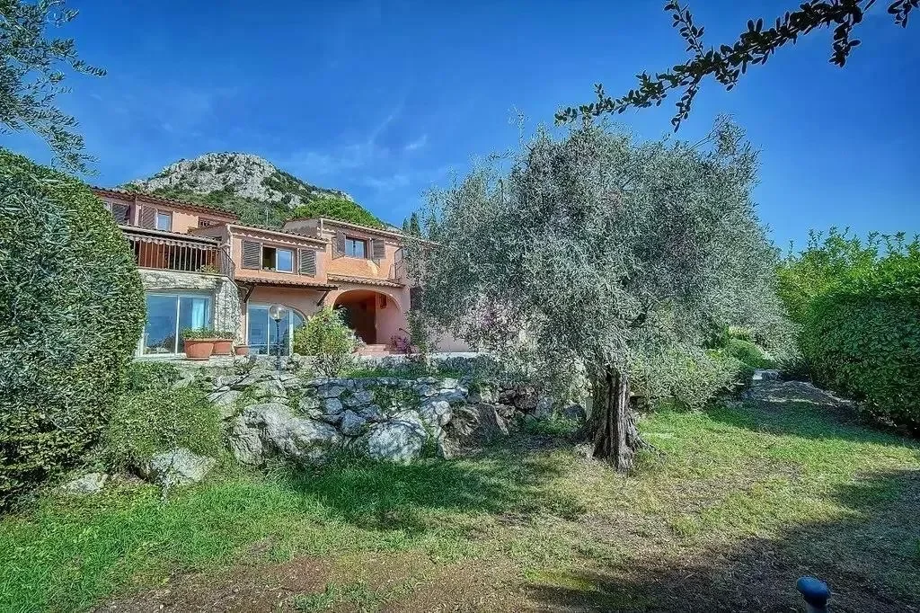 Coursegoules, Provence-Alpes-Côte d'Azur, France. - Photo 1