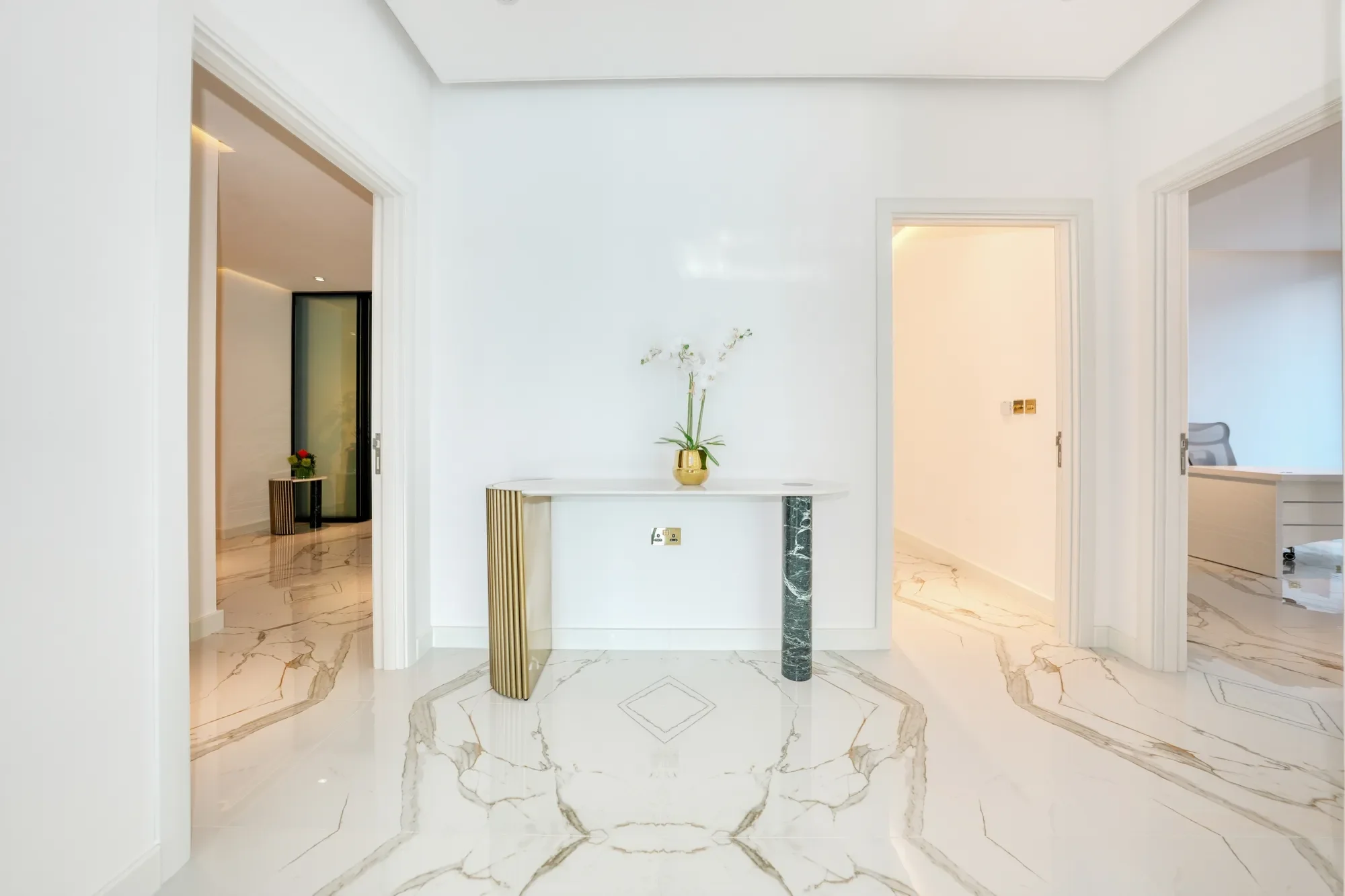 FULLY UPGRADED Atrium Entry Villa I Skyline VIEW I