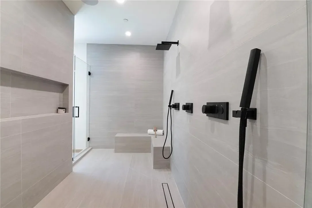 22616 Hatteras Street, Los Angeles, California, United States. - Photo 15