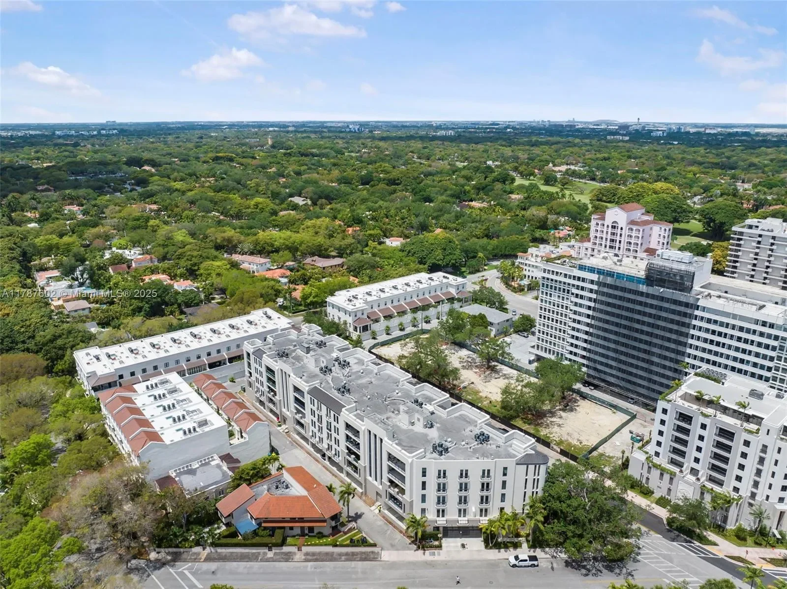 718 Valencia Ave 206, Coral Gables, Florida, United States. - Photo 51