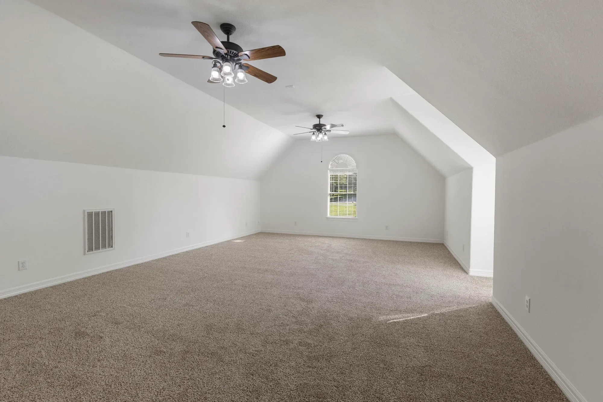132 Lyndsey Drive, Montgomery, TX 77316, Montgomery, Texas, United States. - Photo 32