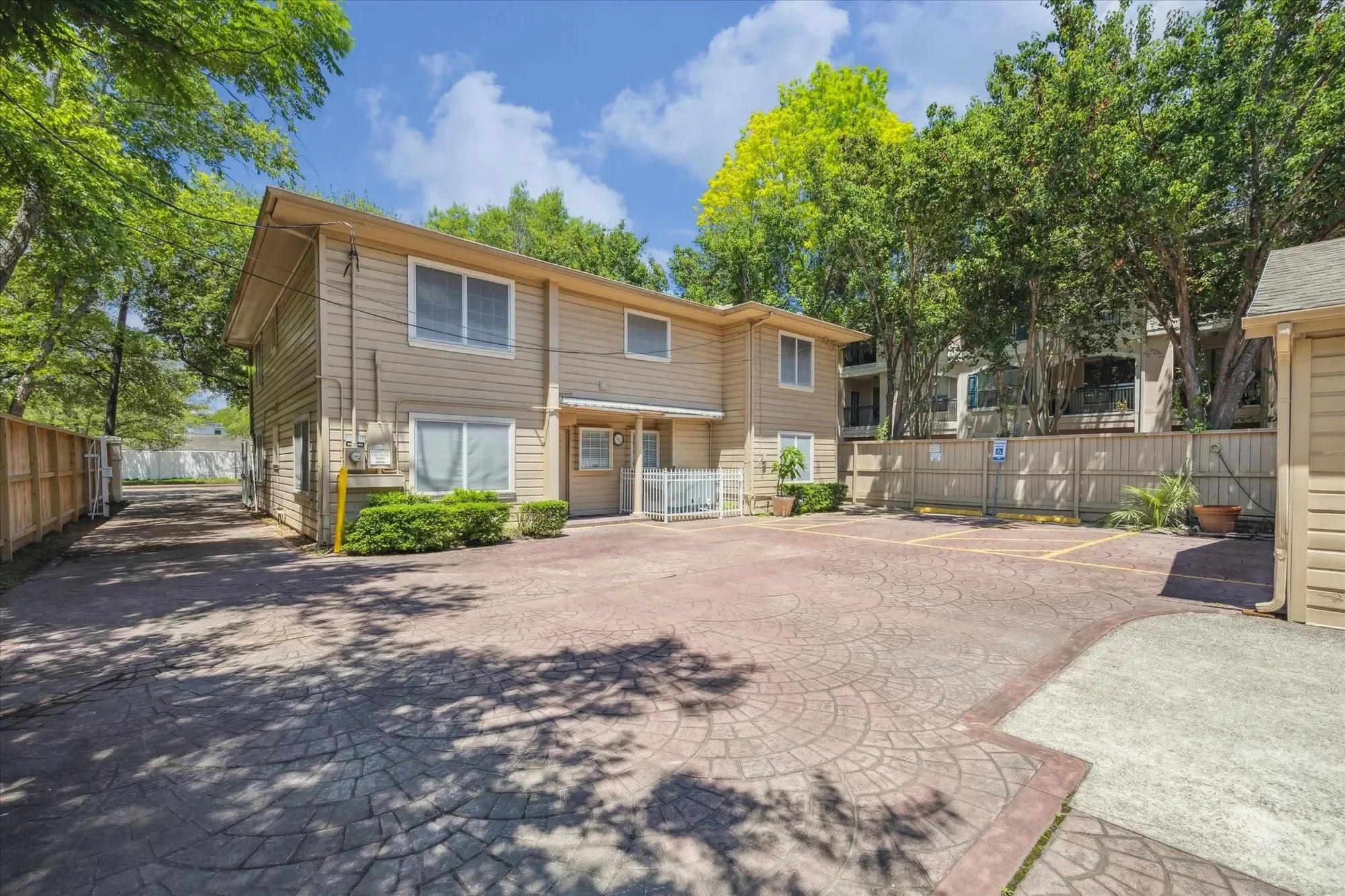 5135 Edloe Street, Houston, Texas, United States. - Photo 25