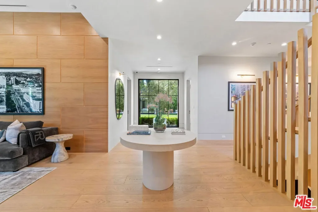 17228 Otsego Street, Los Angeles, California, United States. - Photo 27