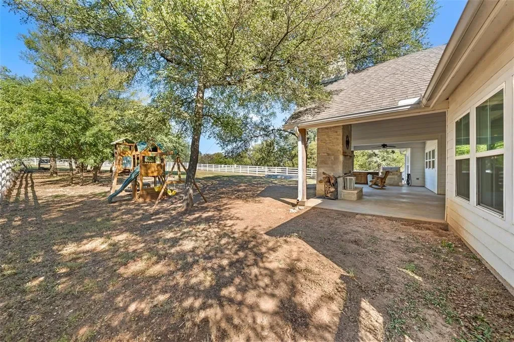 2005 Austin Hines Drive, China Spring, TX 76633, China Spring, Texas, United States. - Photo 26