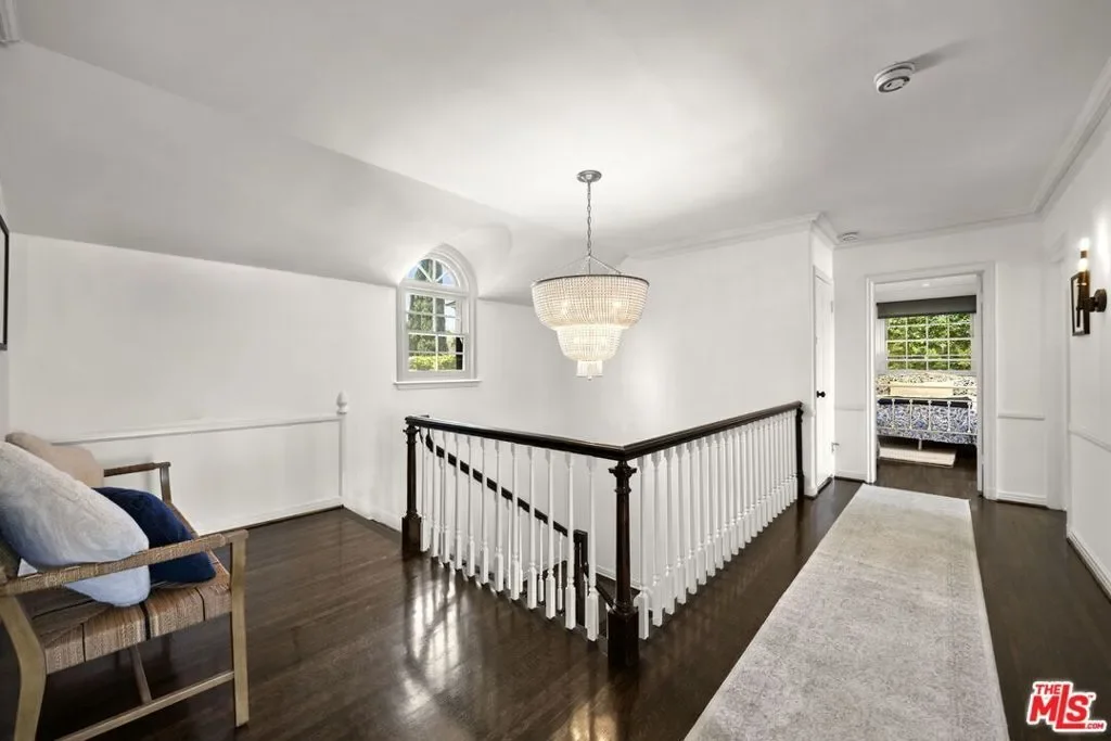 850 Birchwood Drive, Los Angeles, California, United States. - Photo 41