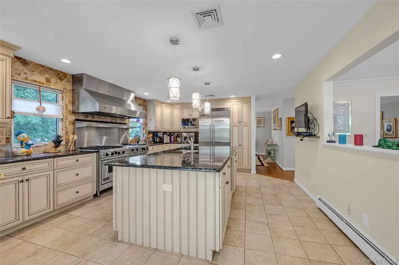 17 Melody, Bayville, New York, United States. - Photo 25